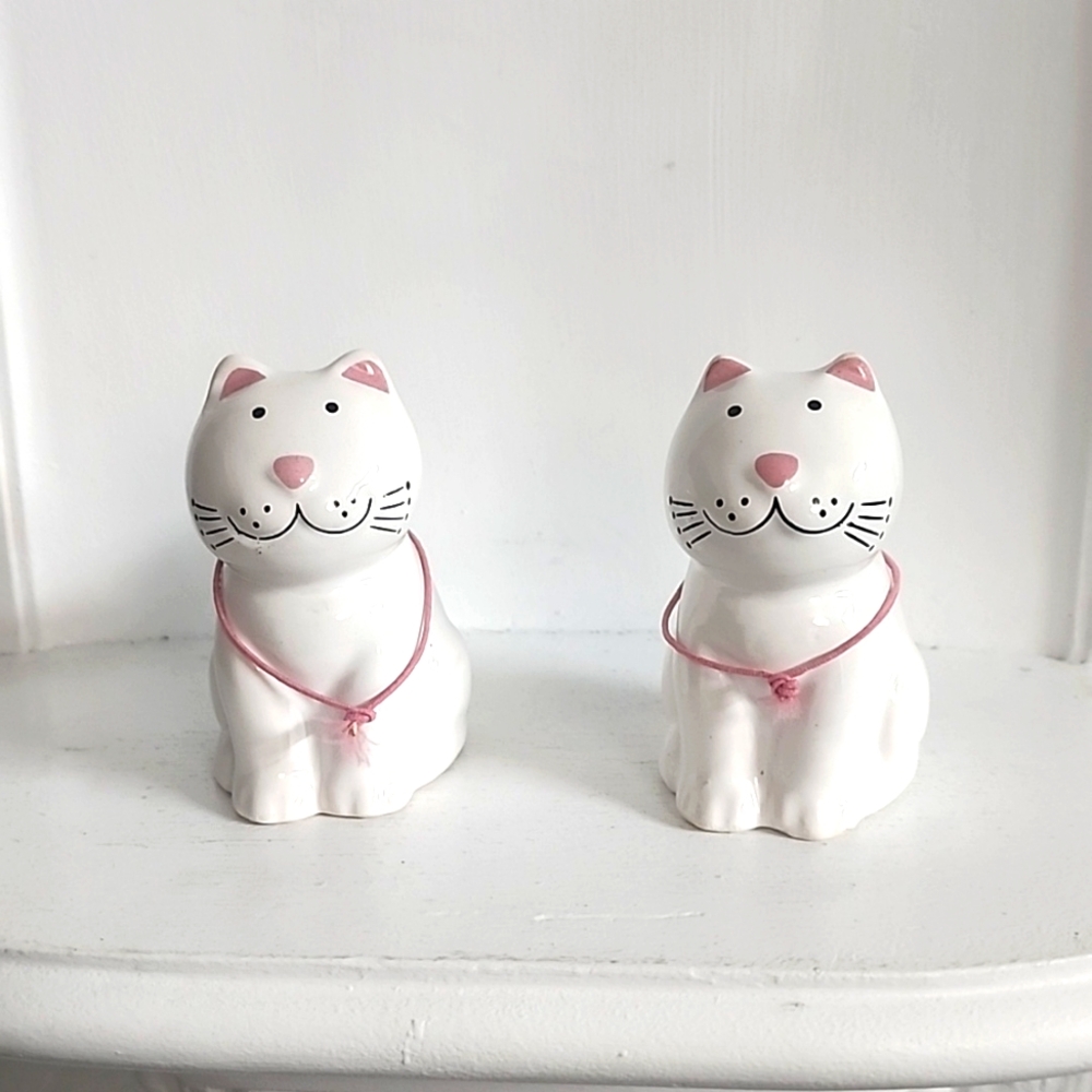 Cozy Cats Salt and Pepper Shaker Set Ceramic 1989 Made in Brazil